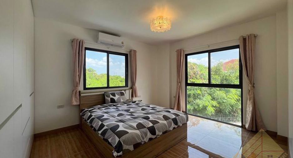 For sale 4 bedrooms house in Jomtien, Pattaya