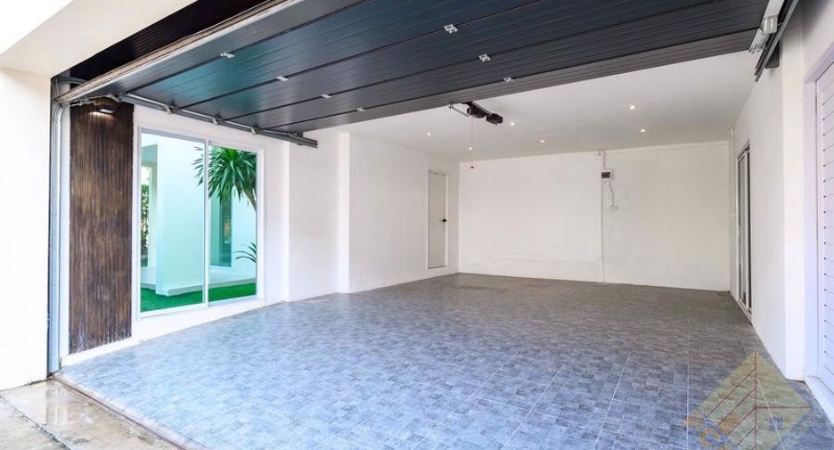 For sale 2 bedrooms house in East Pattaya, Pattaya