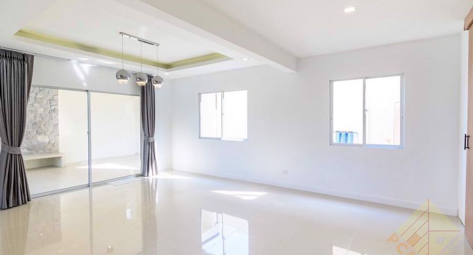 For sale 2 bedrooms house in East Pattaya, Pattaya
