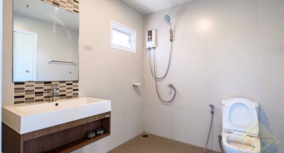 For sale 2 bedrooms house in East Pattaya, Pattaya