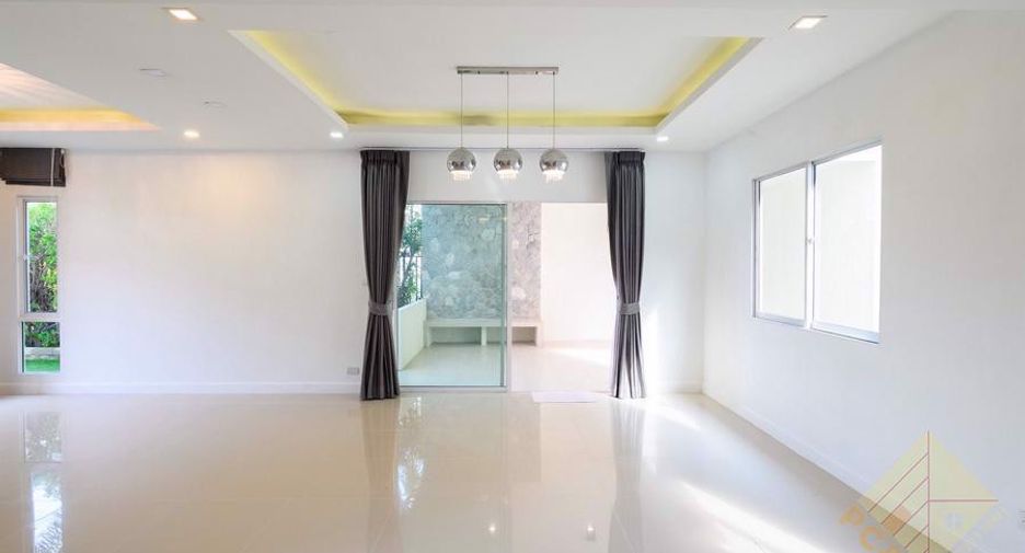 For sale 2 bedrooms house in East Pattaya, Pattaya
