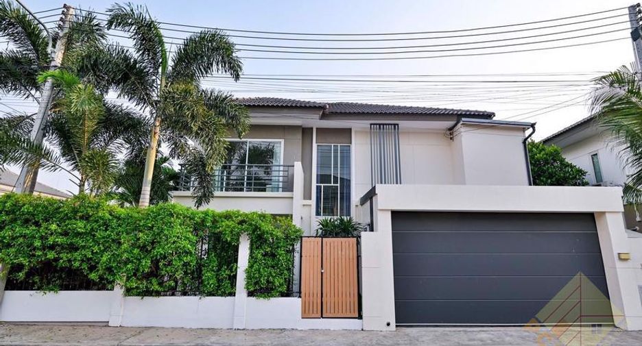 For sale 2 bedrooms house in East Pattaya, Pattaya