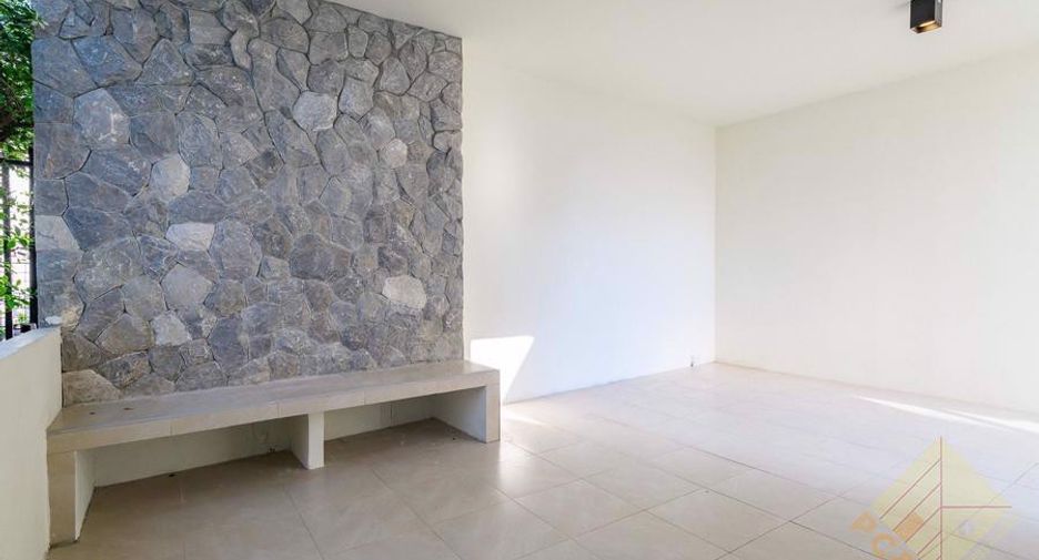 For sale 2 bedrooms house in East Pattaya, Pattaya