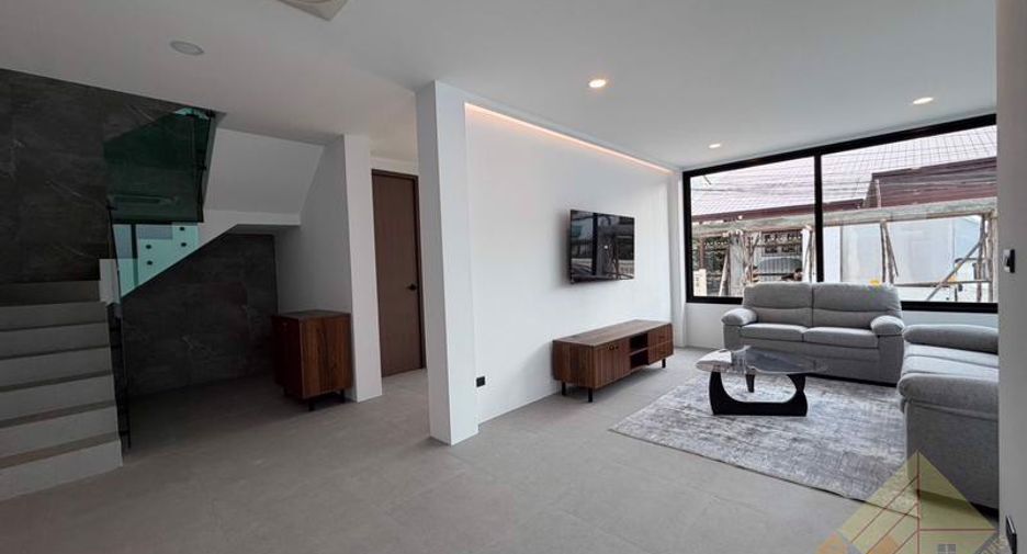 For rent 3 bedrooms house in North Pattaya, Pattaya