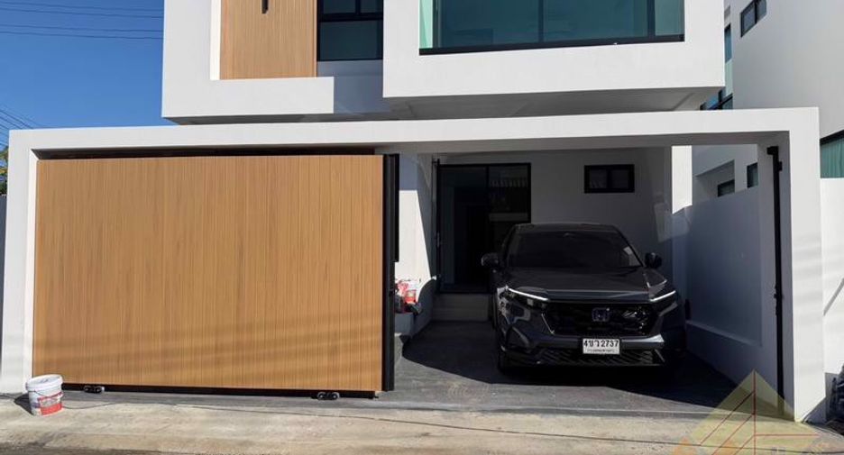 For rent 3 bedrooms house in North Pattaya, Pattaya