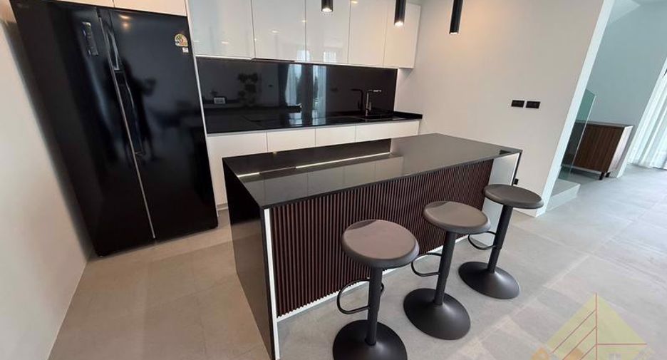 For rent 3 bedrooms house in North Pattaya, Pattaya