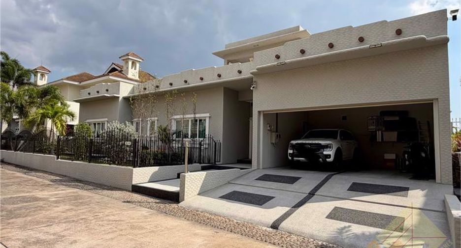 For sale 3 bedrooms house in East Pattaya, Pattaya