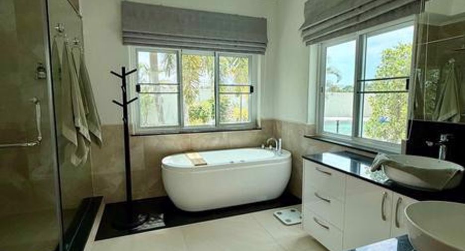 For sale 3 bedrooms house in East Pattaya, Pattaya