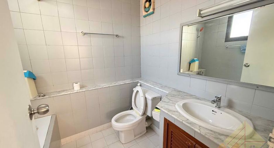 Продажа 2 спальни кондо в Йомтиен, Паттайя