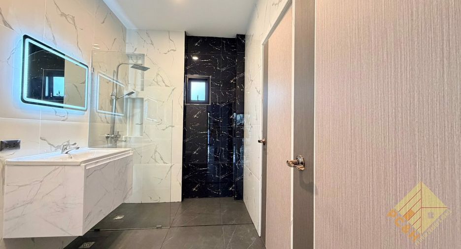 Haus zum Kauf mit 4 Zimmer in Bang Lamung, Chonburi
