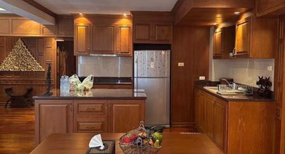 For sale 2 bedrooms condo in Pratumnak, Pattaya