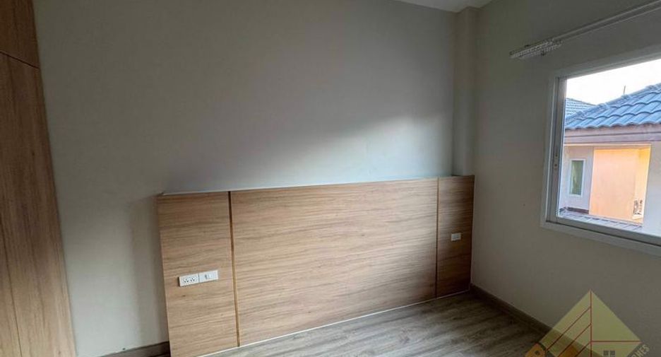 For sale 3 bedrooms house in East Pattaya, Pattaya