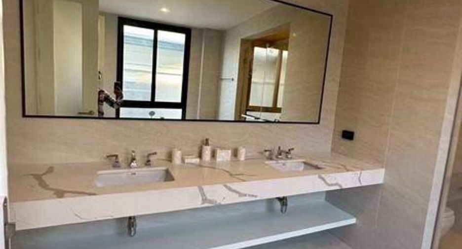 For rent and for sale 4 bedrooms house in East Pattaya, Pattaya