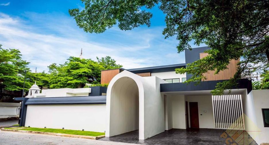 Haus zur Miete und zum Kauf mit 7 Zimmer in Sattahip, Chonburi