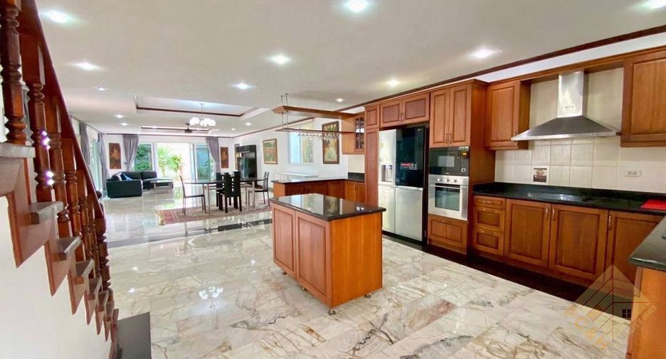 For rent 5 bedrooms house in Jomtien, Pattaya