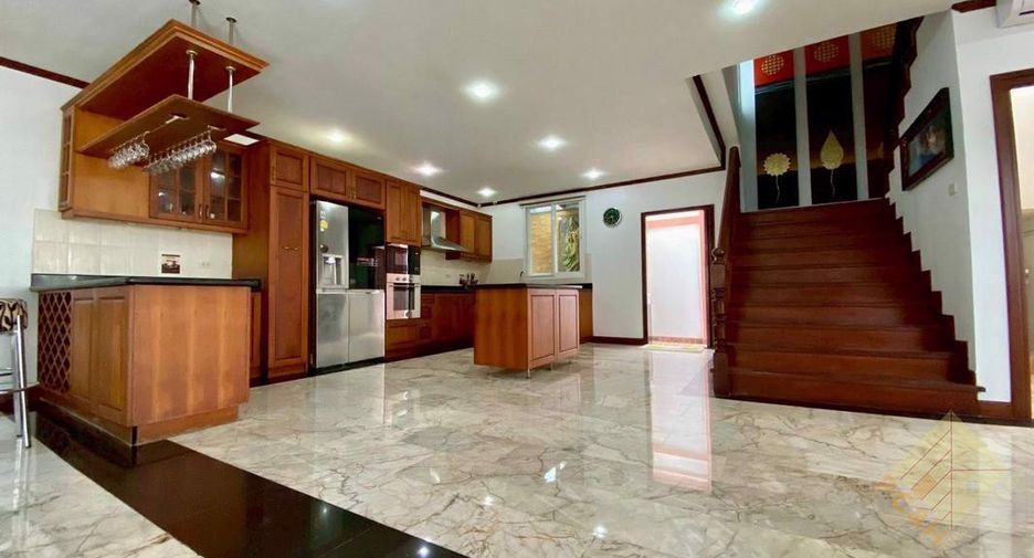 For rent 5 bedrooms house in Jomtien, Pattaya