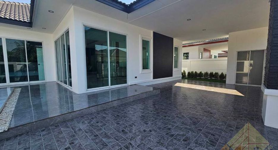 For sale 3 bedrooms house in Huay Yai, Pattaya
