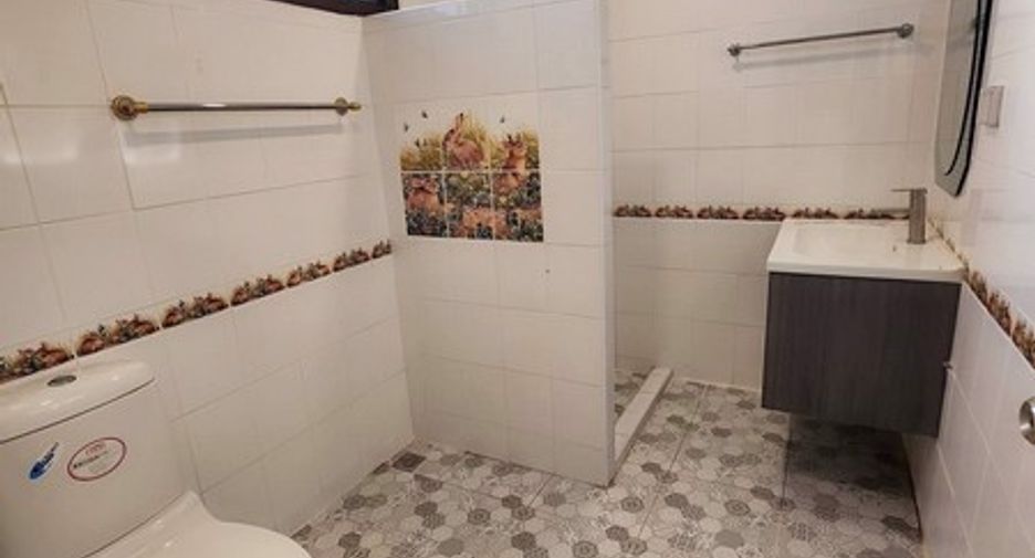 For rent 5 bedrooms house in Jomtien, Pattaya