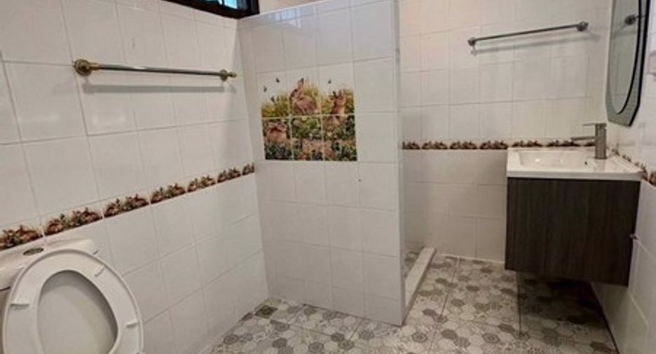 For rent 5 bedrooms house in Jomtien, Pattaya