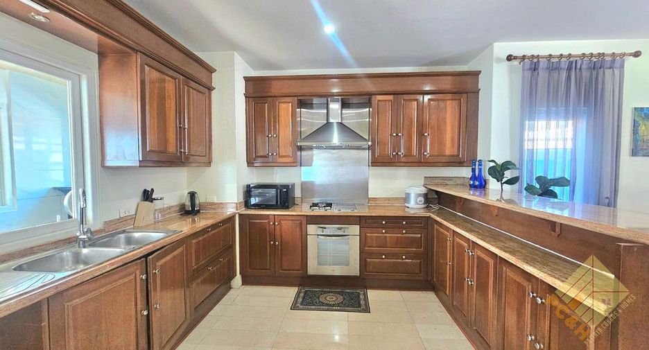 Casa en venta de 3 habitaciones en Pratumnak, Pattaya