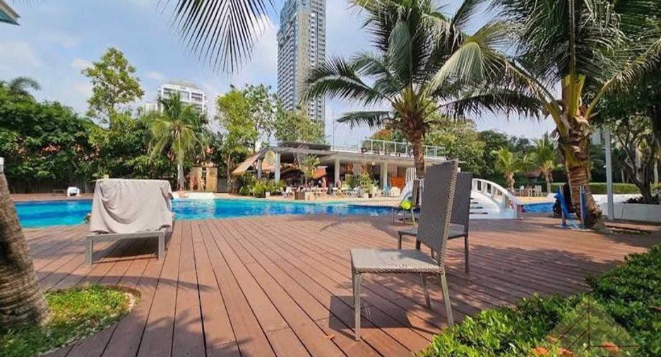 For sale 2 bedrooms condo 