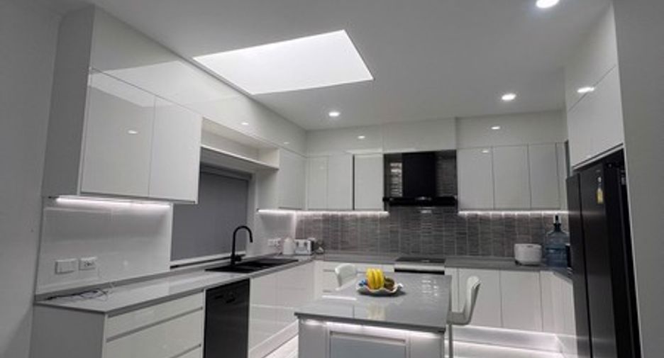 Casa en venta de 3 habitaciones en Pratumnak, Pattaya