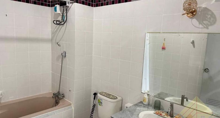 Haus zum Kauf mit 5 Zimmer in East Pattaya, Pattaya
