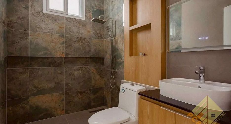 For sale 5 bedrooms house in East Pattaya, Pattaya