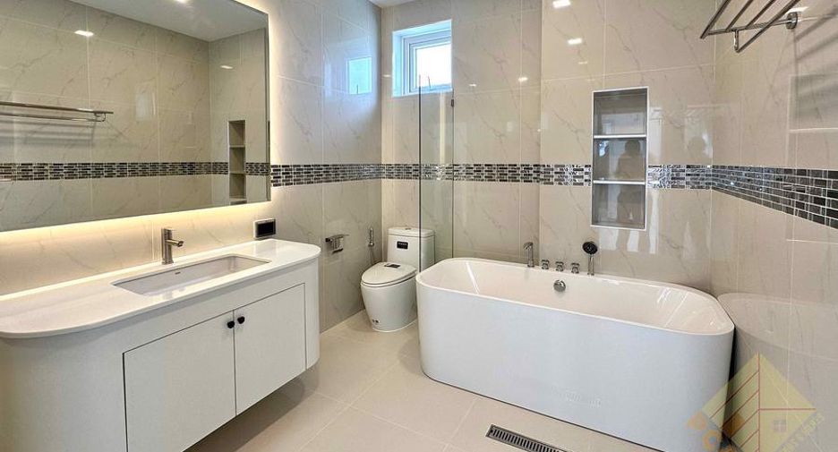 À vendre 3 chambres maison à Huay Yai, Pattaya