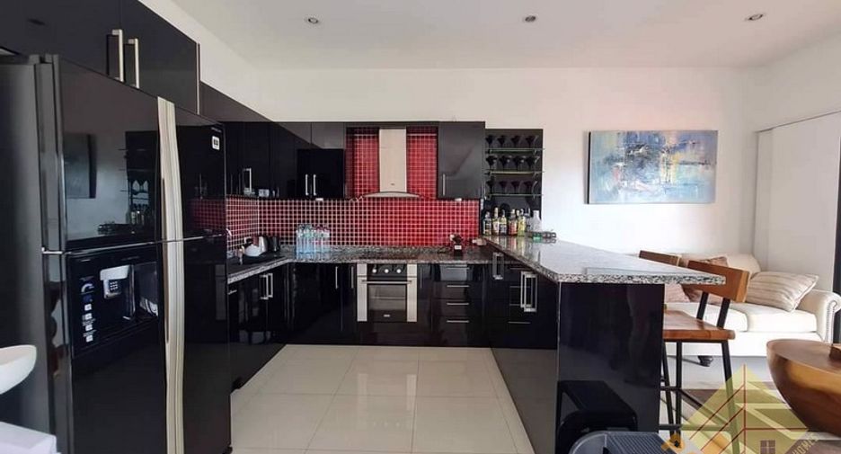 Продажа 3 спальни дом в Саттахип, Чонбури