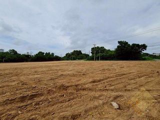 出售 土地 在 Na Chom Thian, 芭提雅