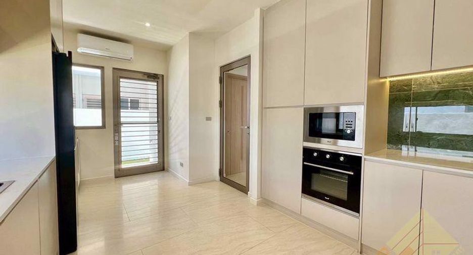 For sale 4 bedrooms house in Bang Lamung, Chonburi