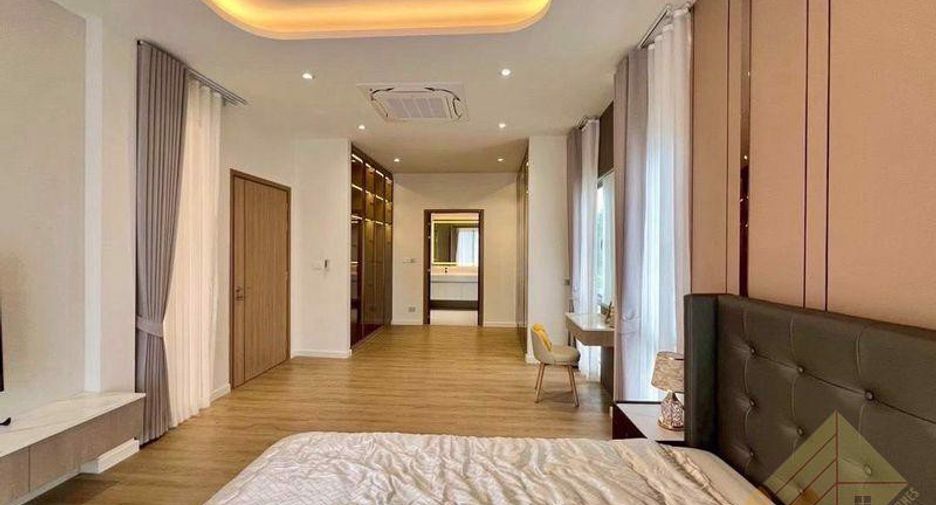 For sale 4 bedrooms house in Bang Lamung, Chonburi