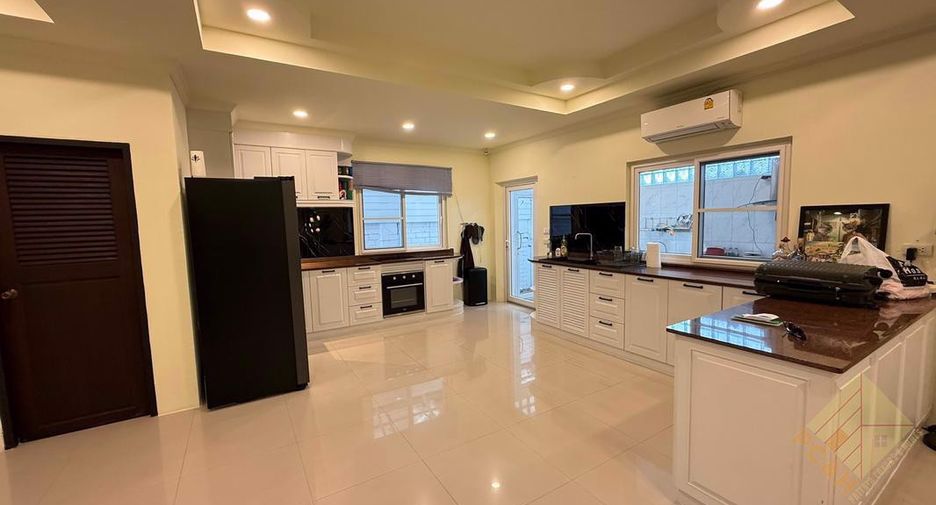 For sale 3 bedrooms house in South Pattaya, Pattaya