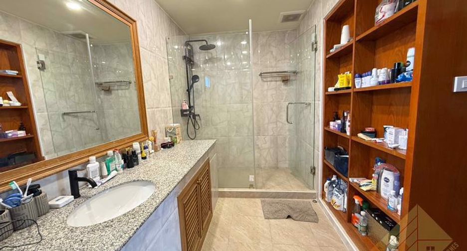 For sale 3 bedrooms house in South Pattaya, Pattaya
