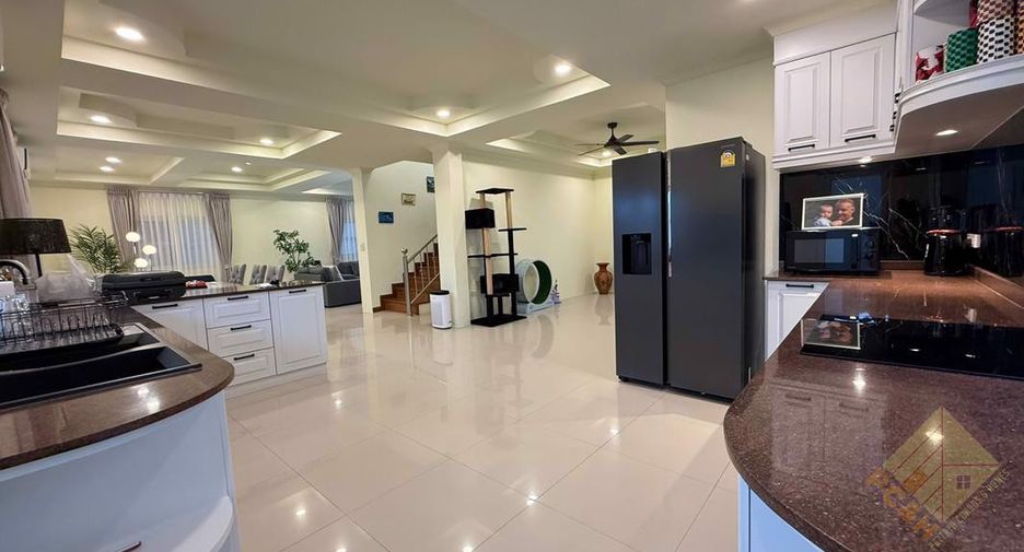 For sale 3 bedrooms house in South Pattaya, Pattaya