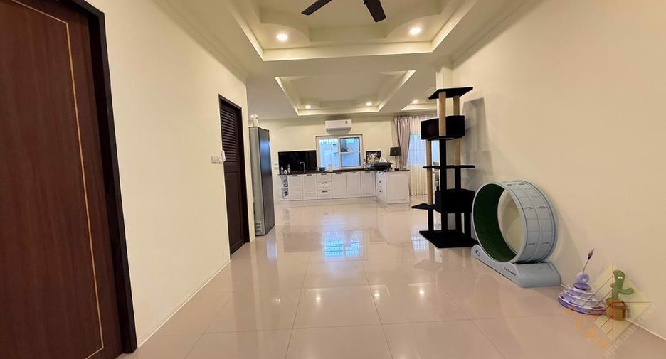 For sale 3 bedrooms house in South Pattaya, Pattaya