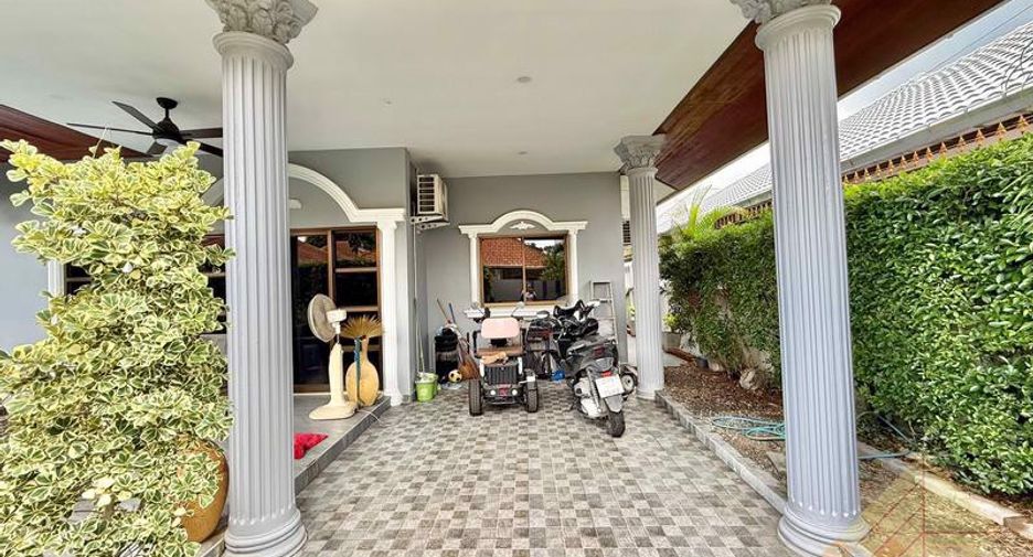 For sale 3 bedrooms house in Jomtien, Pattaya