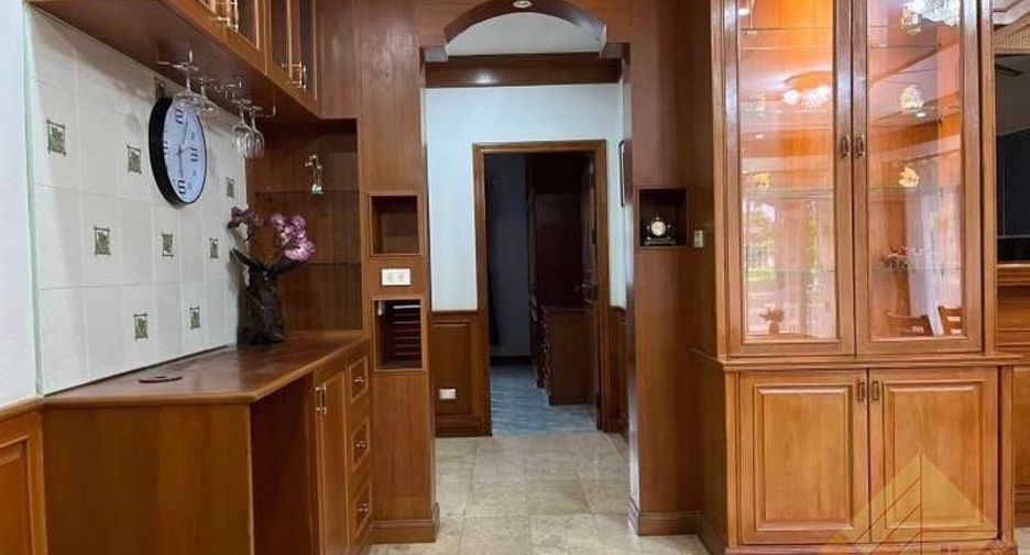 出售 3 卧室 独立屋 在 东芭堤雅, 芭提雅