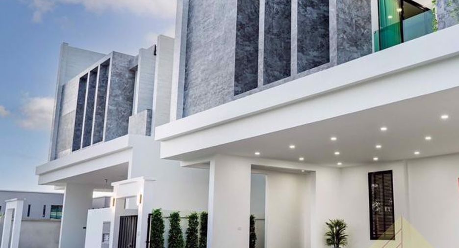 For rent 4 bedrooms house in Huay Yai, Pattaya