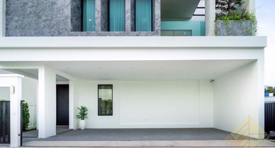 For rent 4 bedrooms house in Huay Yai, Pattaya
