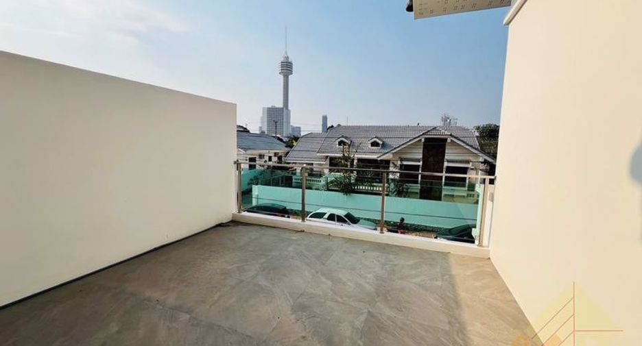 Haus zum Kauf mit 5 Zimmer in Jomtien, Pattaya