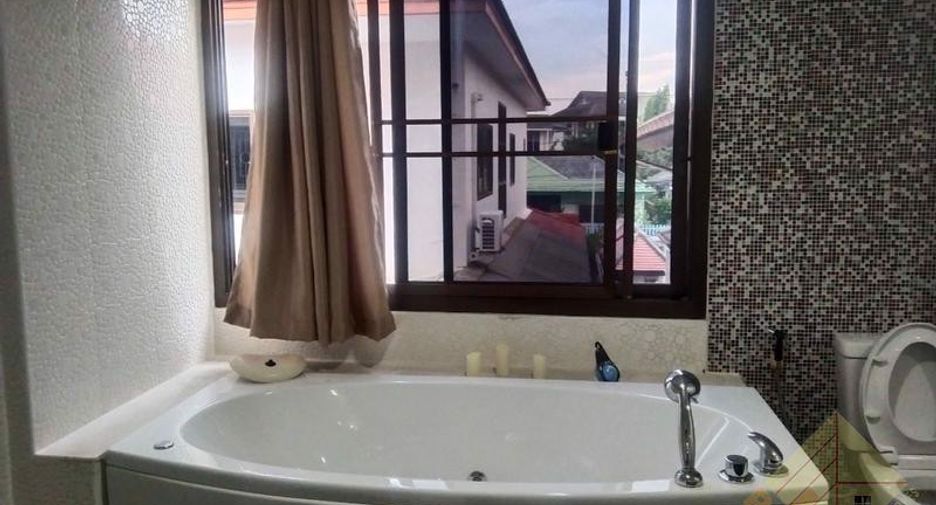 For sale 3 ベッドルーム house in East Pattaya, Pattaya