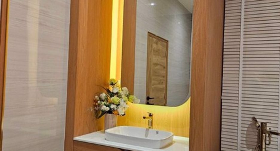 For rent 5 bedrooms house in East Pattaya, Pattaya