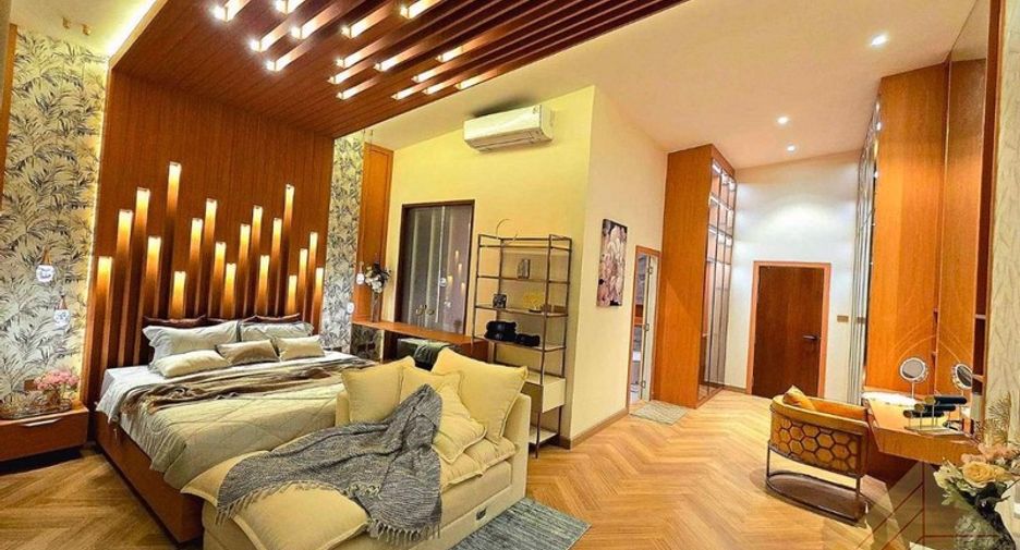 For rent 5 bedrooms house in East Pattaya, Pattaya