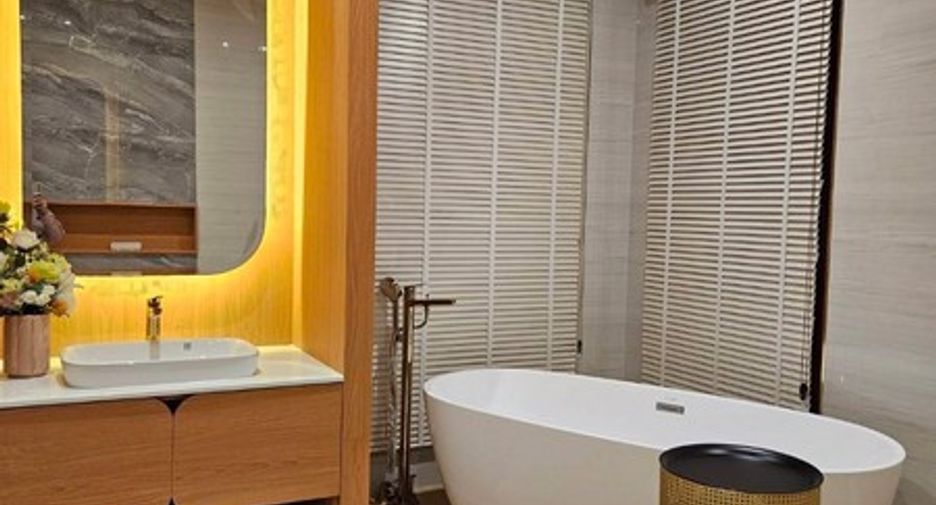 For rent 5 bedrooms house in East Pattaya, Pattaya