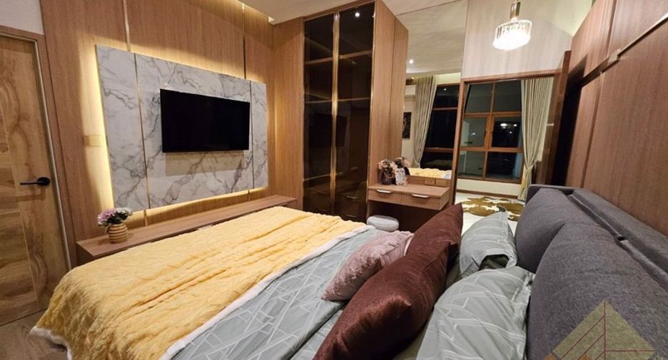 For rent 5 bedrooms house in East Pattaya, Pattaya