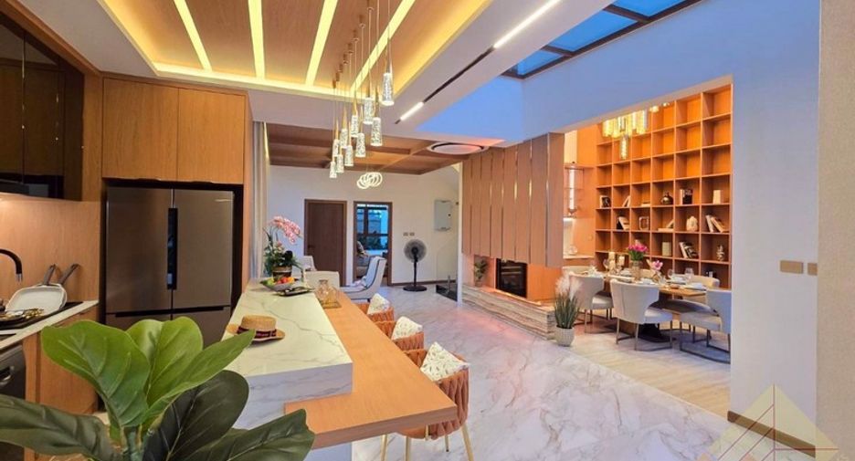 For rent 5 bedrooms house in East Pattaya, Pattaya
