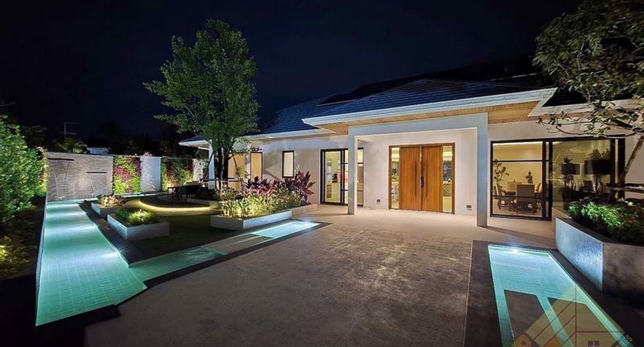 For sale 5 ベッドルーム house in Bang Lamung, Chonburi