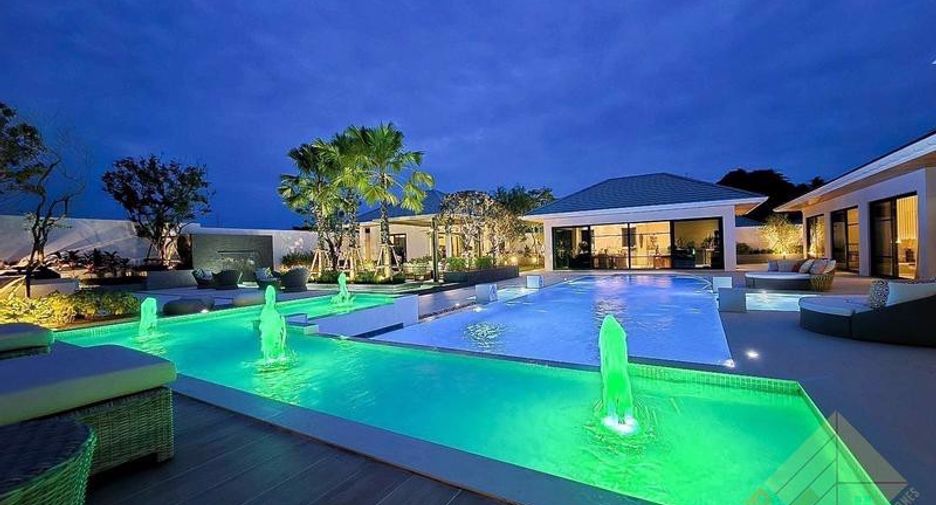 For sale 5 ベッドルーム house in Bang Lamung, Chonburi